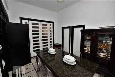 Casa à venda com 450m², 4 quartos e 1 vagaSala de Jantar 2