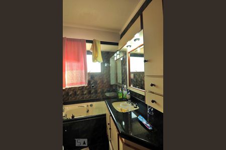 Apartamento à venda com 137m², 3 quartos e 2 vagasBanheiro da Suíte