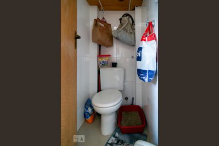 Apartamento à venda com 70m², 3 quartos e 1 vaga Apartamento à venda com 70m², 3 quartos e 1 vagaBanheiro de Serviço