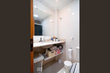 Apartamento à venda com 70m², 3 quartos e 1 vaga Apartamento à venda com 70m², 3 quartos e 1 vagaBanheiro Social