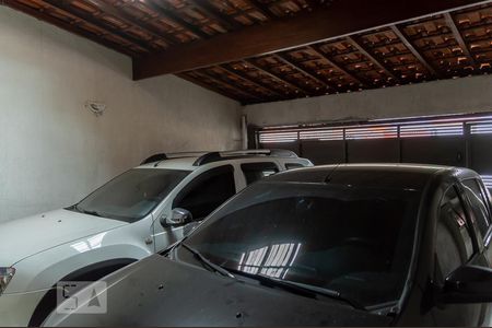 Casa à venda com 250m², 3 quartos e 2 vagas Casa à venda com 250m², 3 quartos e 2 vagasGaragem