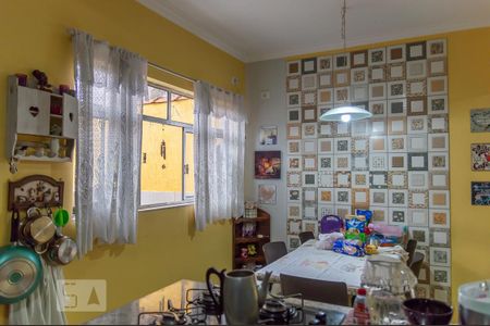 Casa à venda com 250m², 3 quartos e 2 vagas Casa à venda com 250m², 3 quartos e 2 vagasCozinha