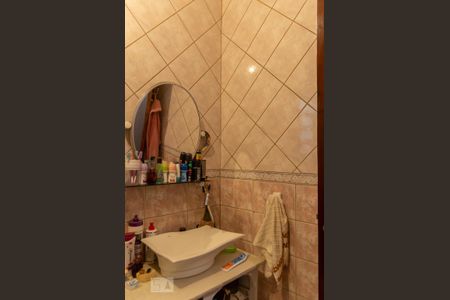 Casa à venda com 250m², 3 quartos e 2 vagas Casa à venda com 250m², 3 quartos e 2 vagasBanheiro