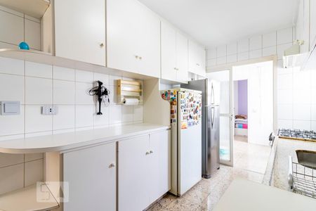 Apartamento à venda com 200m², 3 quartos e 2 vagasCozinha