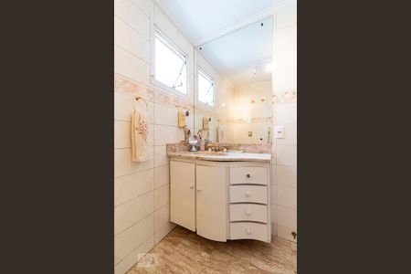 Apartamento à venda com 200m², 3 quartos e 2 vagasQuarto 3 - Suíte/ Banheiro