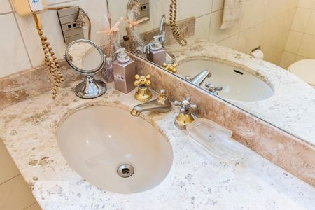 Apartamento à venda com 200m², 3 quartos e 2 vagasQuarto 3 - Suíte/ Banheiro