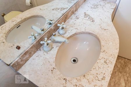 Apartamento à venda com 200m², 3 quartos e 2 vagasBanheiro social 1