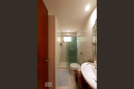 Apartamento à venda com 58m², 2 quartos e 1 vaga Apartamento à venda com 58m², 2 quartos e 1 vagaBanheiro Social