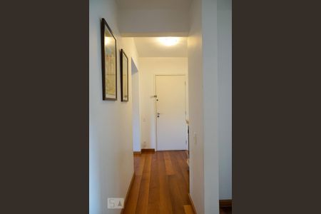 Apartamento à venda com 175m², 3 quartos e 2 vagas Apartamento à venda com 175m², 3 quartos e 2 vagasCorredor