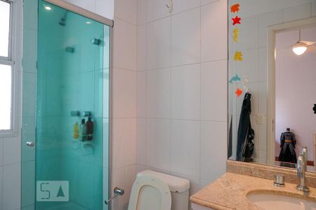 Apartamento à venda com 175m², 3 quartos e 2 vagas Apartamento à venda com 175m², 3 quartos e 2 vagasBanheiro da Suíte 2