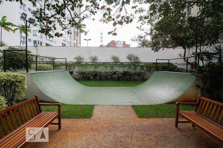 Apartamento à venda com 175m², 3 quartos e 2 vagas Apartamento à venda com 175m², 3 quartos e 2 vagasPista de Skate