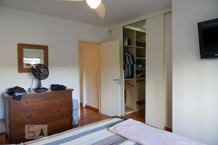 Apartamento à venda com 175m², 3 quartos e 2 vagas Apartamento à venda com 175m², 3 quartos e 2 vagasSuíte