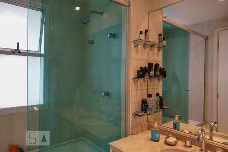 Apartamento à venda com 175m², 3 quartos e 2 vagas Apartamento à venda com 175m², 3 quartos e 2 vagasBanheiro da Suíte