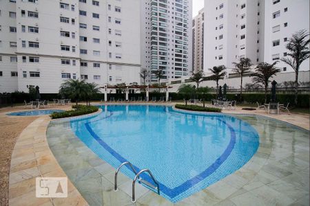 Apartamento à venda com 175m², 3 quartos e 2 vagas Apartamento à venda com 175m², 3 quartos e 2 vagasÁrea comum - Piscina