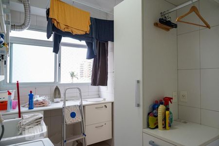 Apartamento à venda com 175m², 3 quartos e 2 vagas Apartamento à venda com 175m², 3 quartos e 2 vagasÁrea de Serviço