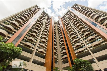 Apartamento à venda com 56m², 1 quarto e 1 vaga Apartamento à venda com 56m², 1 quarto e 1 vagaFachada