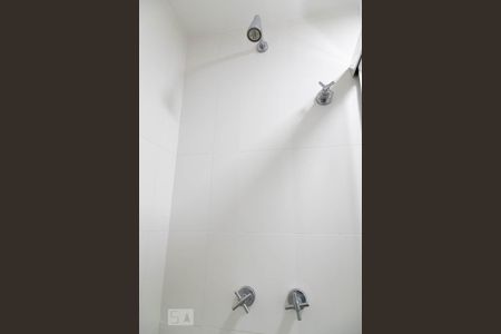 Apartamento à venda com 74m², 2 quartos e 2 vagasBanheiro da suíte