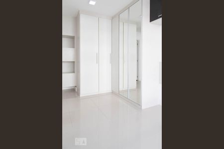 Apartamento à venda com 74m², 2 quartos e 2 vagasSuíte