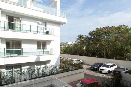 Apartamento à venda com 74m², 2 quartos e 2 vagasVista da varanda 
