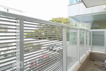 Apartamento à venda com 74m², 2 quartos e 2 vagasVaranda da suíte