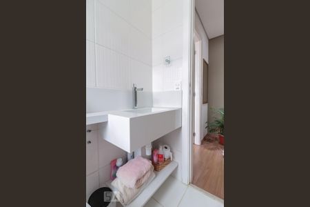 Apartamento à venda com 46m², 2 quartos e 1 vaga Apartamento à venda com 46m², 2 quartos e 1 vagaBanheiro