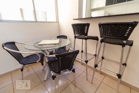 Sala de apartamento para alugar com 2 quartos, 47m² em Jardim Finotti, Uberlândia