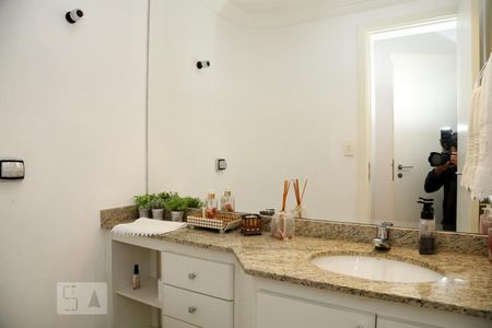 Apartamento à venda com 256m², 4 quartos e 5 vagasLavabo