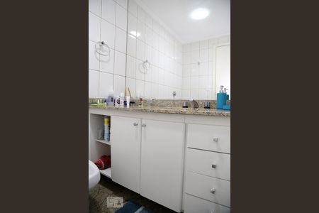Apartamento à venda com 256m², 4 quartos e 5 vagasBanheiro da Suíte 1