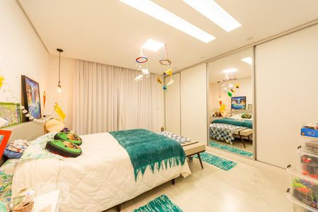 Casa à venda com 332m², 3 quartos e 4 vagasSuíte 2