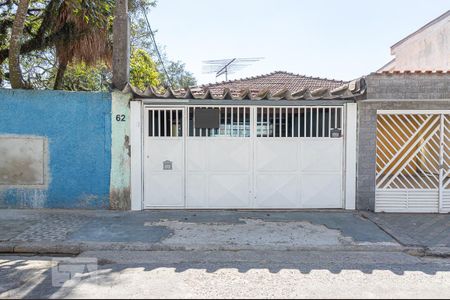 Casa à venda com 225m², 3 quartos e 2 vagas Casa à venda com 225m², 3 quartos e 2 vagasFachada