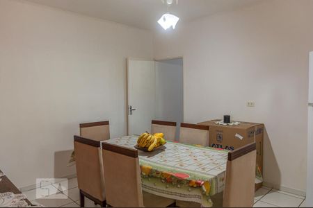 Casa à venda com 225m², 3 quartos e 2 vagas Casa à venda com 225m², 3 quartos e 2 vagasCozinha