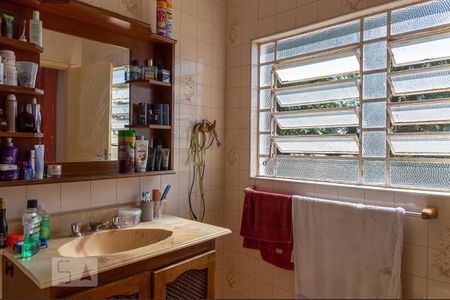 Casa à venda com 225m², 3 quartos e 2 vagas Casa à venda com 225m², 3 quartos e 2 vagasBanheiro da Suíte