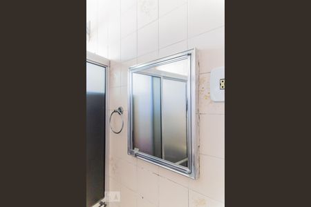 Casa à venda com 178m², 3 quartos e 2 vagas Casa à venda com 178m², 3 quartos e 2 vagasEspelho