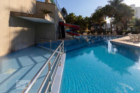 Apartamento à venda com 211m², 4 quartos e 3 vagasÁrea comum - Piscina