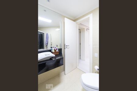 Apartamento à venda com 211m², 4 quartos e 3 vagasBanheiro