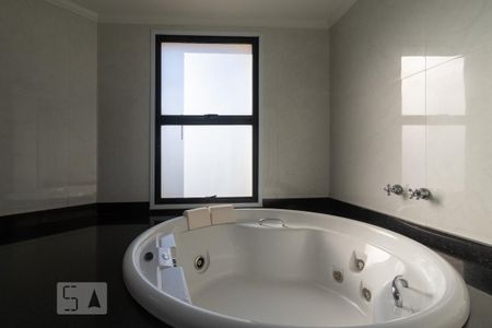 Apartamento à venda com 211m², 4 quartos e 3 vagasJacuzi