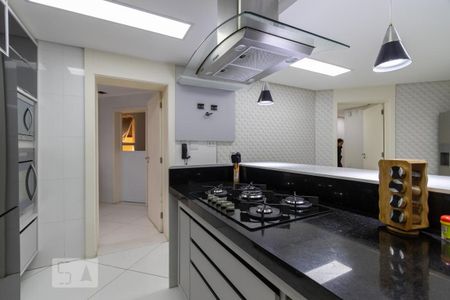 Apartamento à venda com 211m², 4 quartos e 3 vagasCozinha