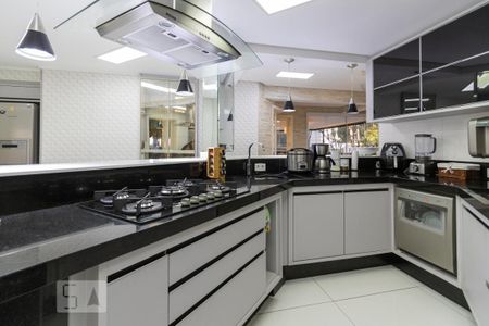 Apartamento à venda com 211m², 4 quartos e 3 vagasCozinha