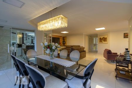 Apartamento à venda com 211m², 4 quartos e 3 vagasSala de Jantar