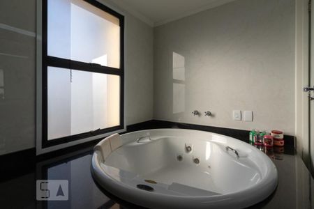 Apartamento à venda com 211m², 4 quartos e 3 vagasJacuzi
