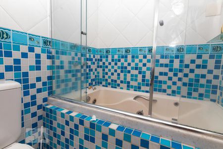 Casa à venda com 258m², 4 quartos e 2 vagas Casa à venda com 258m², 4 quartos e 2 vagasBanheiro 2