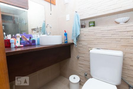 Casa à venda com 258m², 4 quartos e 2 vagas Casa à venda com 258m², 4 quartos e 2 vagasBanheiro 3