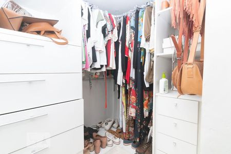 Casa à venda com 258m², 4 quartos e 2 vagas Casa à venda com 258m², 4 quartos e 2 vagasSuíte 1