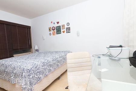 Casa à venda com 258m², 4 quartos e 2 vagas Casa à venda com 258m², 4 quartos e 2 vagasQuarto 1