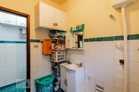 Casa à venda com 190m², 5 quartos e 3 vagas Casa à venda com 190m², 5 quartos e 3 vagasBanheiro Casa 2