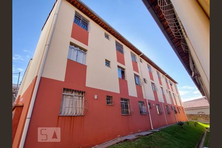 Apartamento à venda com 45m², 2 quartos e 1 vaga Apartamento à venda com 45m², 2 quartos e 1 vagaFachada
