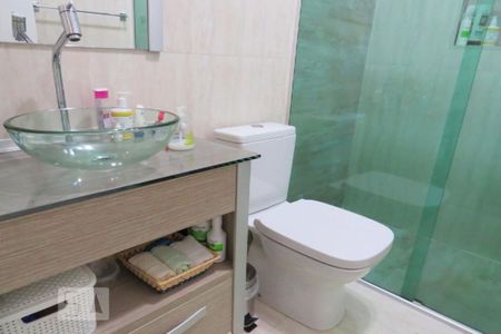 Casa à venda com 142m², 4 quartos e 2 vagas Casa à venda com 142m², 4 quartos e 2 vagasBanheiro da Suíte