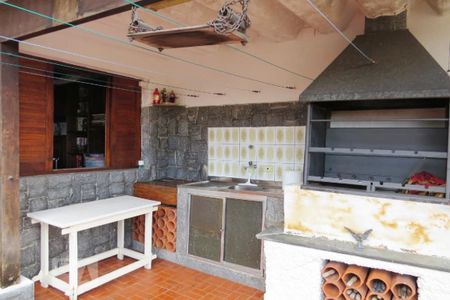 Casa à venda com 142m², 4 quartos e 2 vagas Casa à venda com 142m², 4 quartos e 2 vagasEspaço Gourmet