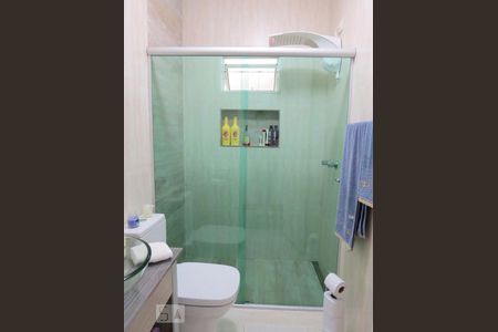 Casa à venda com 142m², 4 quartos e 2 vagas Casa à venda com 142m², 4 quartos e 2 vagasBanheiro Social