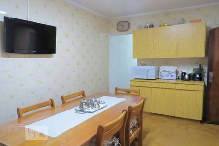 Casa à venda com 142m², 4 quartos e 2 vagas Casa à venda com 142m², 4 quartos e 2 vagasCozinha - Armários